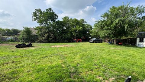 Tiny photo for 503 W Decherd St St, Franklin, TX 77856 (MLS # 26005382)