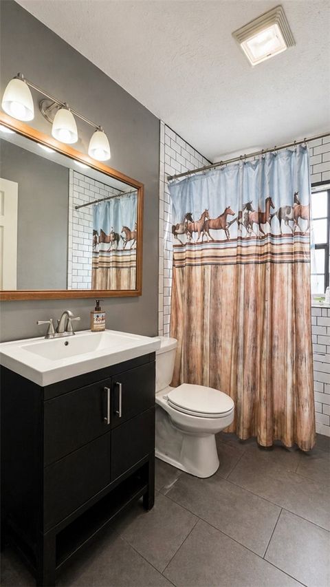 Tiny photo for 503 W Decherd St St, Franklin, TX 77856 (MLS # 26005382)