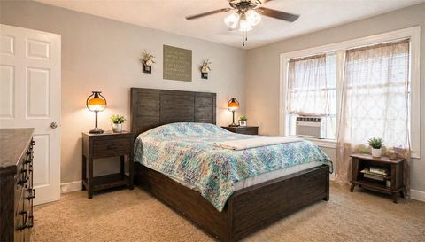 Tiny photo for 503 W Decherd St St, Franklin, TX 77856 (MLS # 26005382)