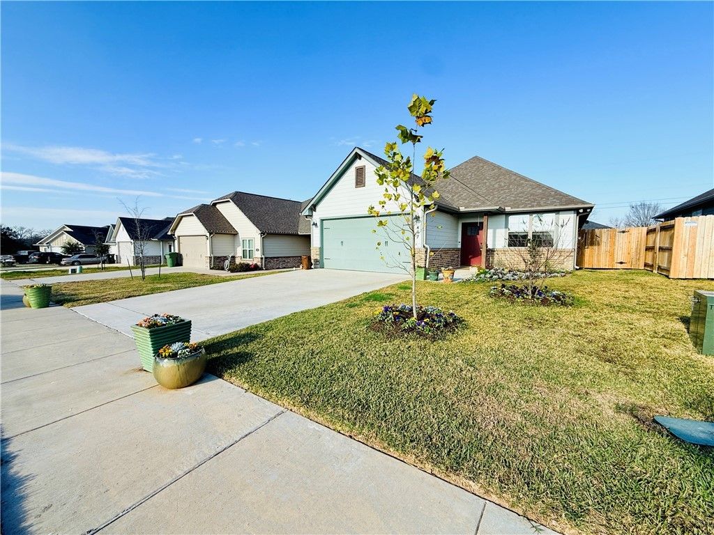 Photo of 417 Marble Falls Drive, Bryan, TX 77803 (MLS # 26000711)