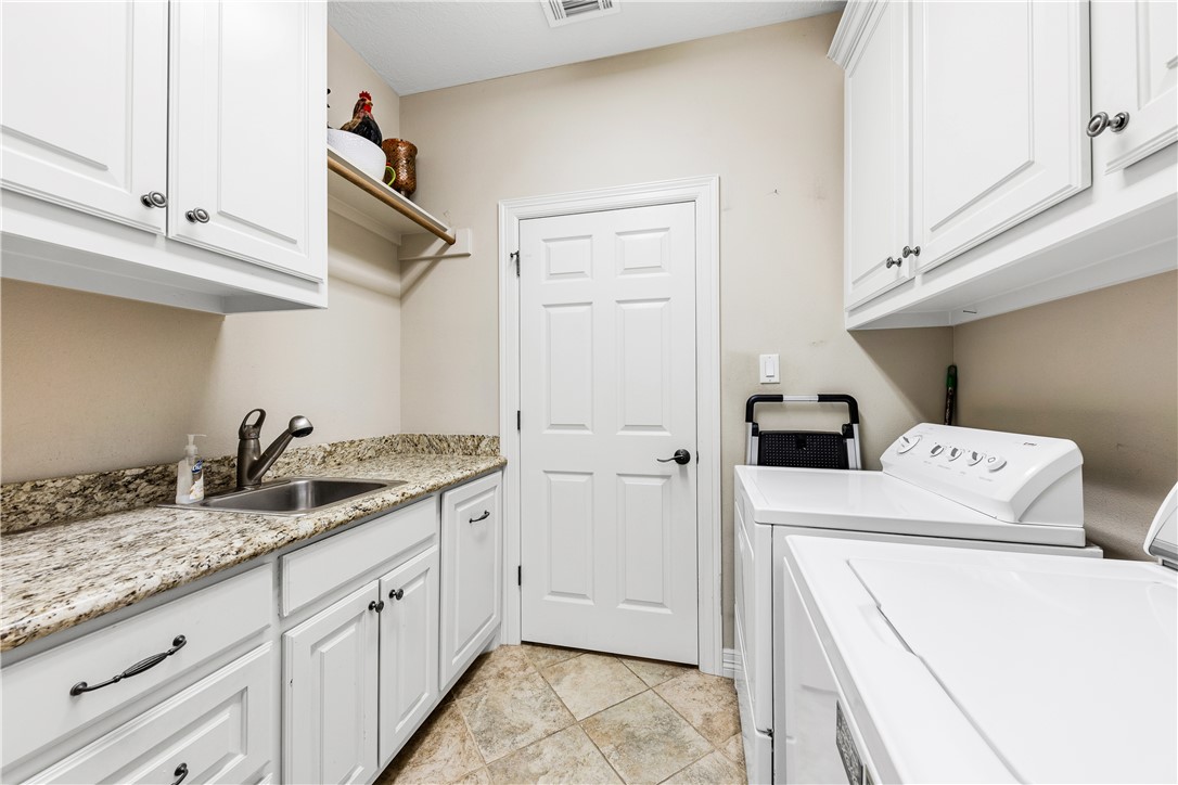 Bryan, Texas 77802, United States, 3 Bedrooms Bedrooms, ,3 BathroomsBathrooms,Residential,Active,33717