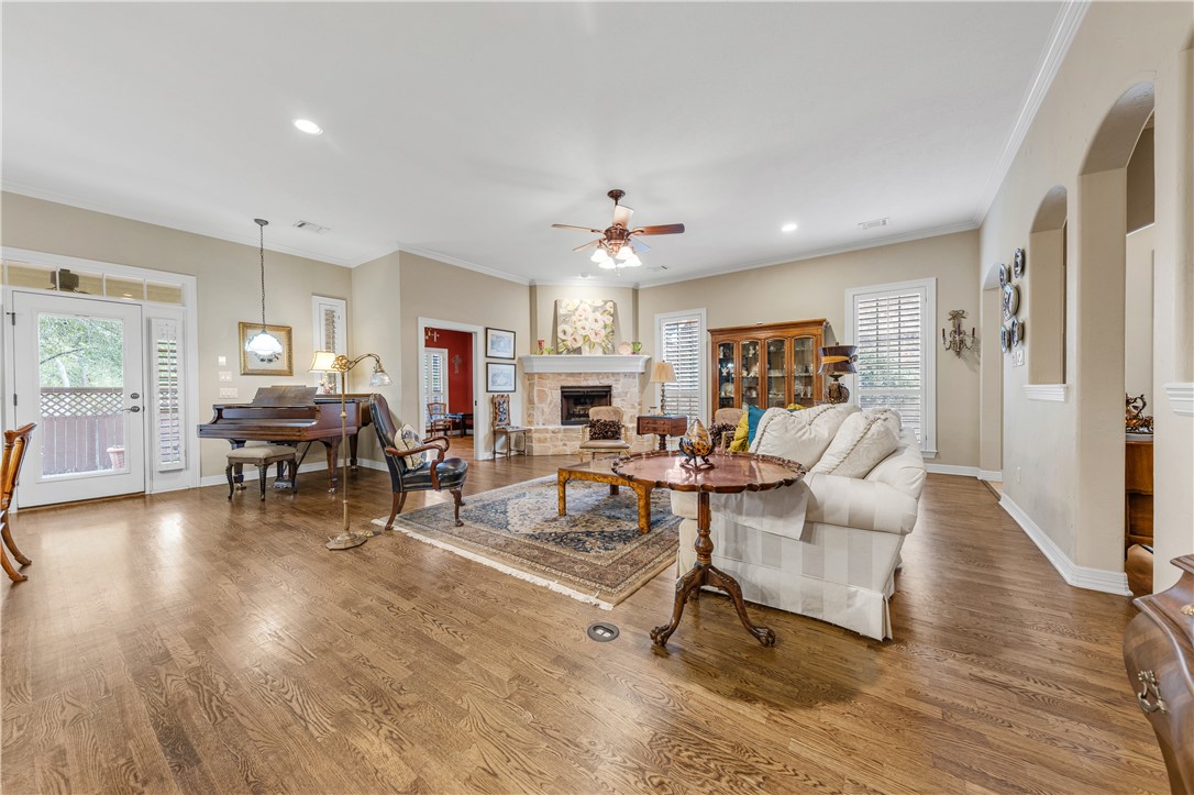 Bryan, Texas 77802, United States, 3 Bedrooms Bedrooms, ,3 BathroomsBathrooms,Residential,Active,33717