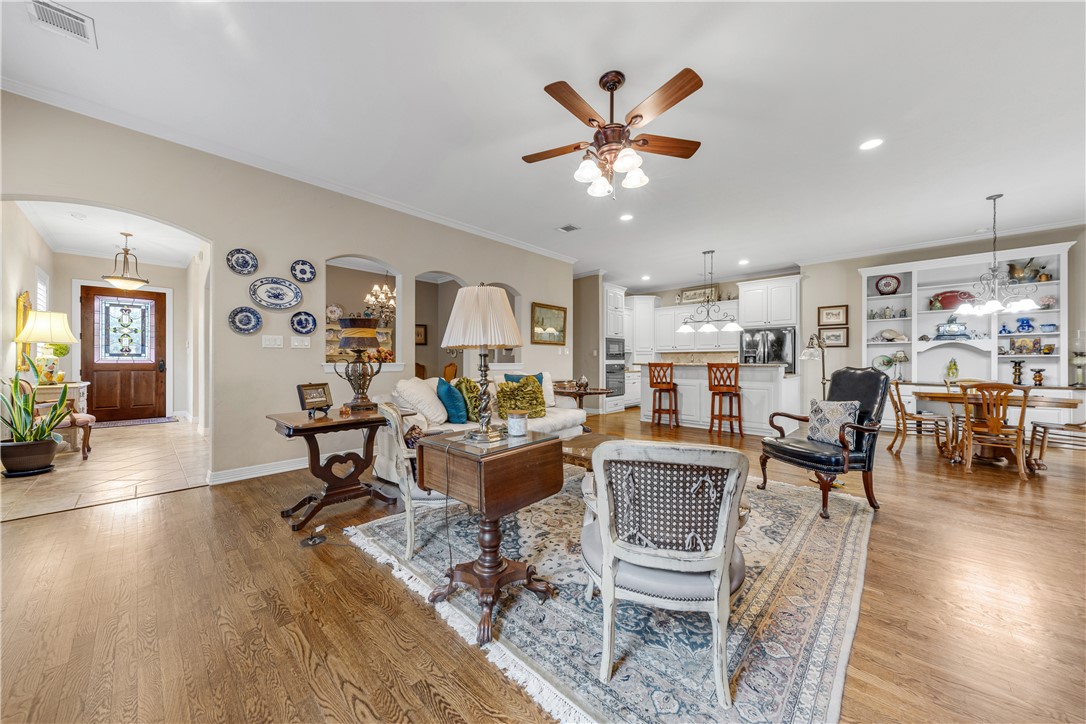 Bryan, Texas 77802, United States, 3 Bedrooms Bedrooms, ,3 BathroomsBathrooms,Residential,Active,33717