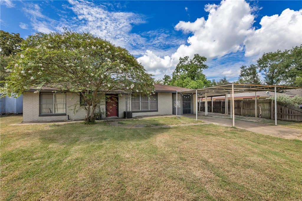 Photo of 2904 Georgia Avenue, Bryan, TX 77803 (MLS # 26010021)