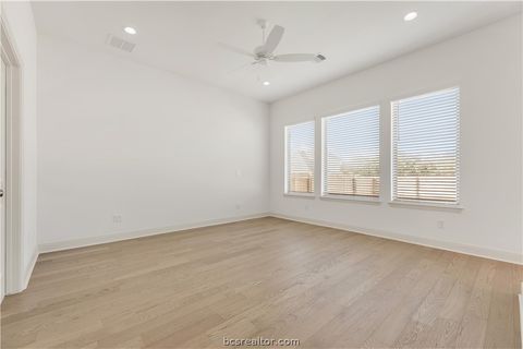 Tiny photo for 5084 Acadia Loop, Bryan, TX 77802 (MLS # 26004281)