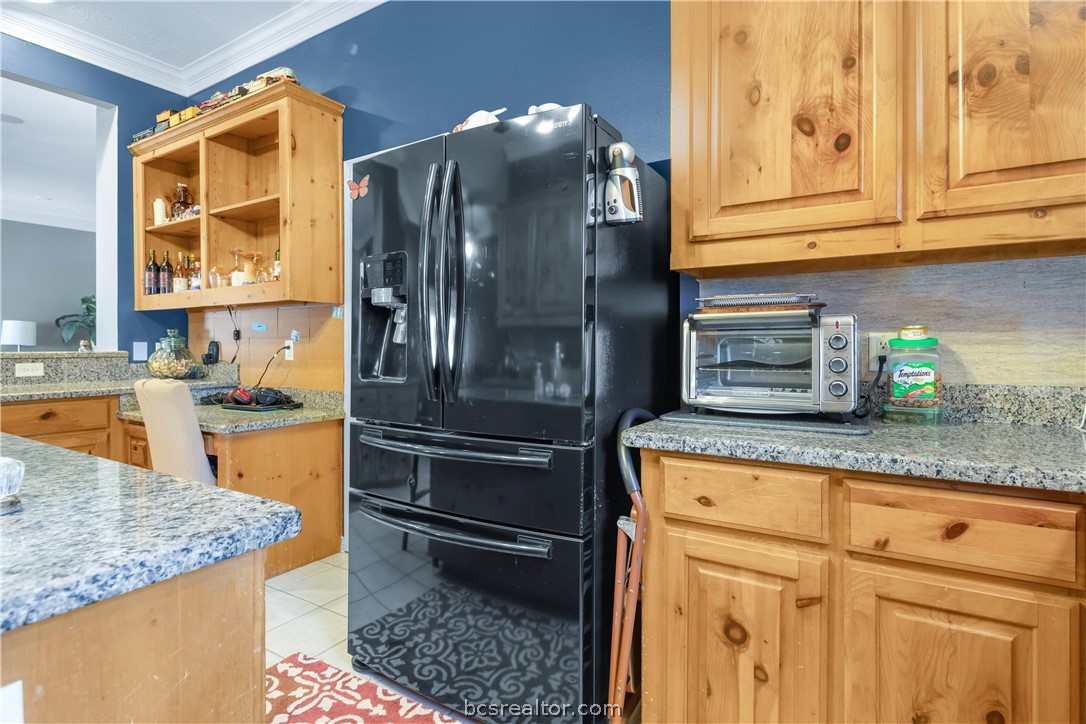 College Station, Texas 77845, United States, 5 Bedrooms Bedrooms, ,3 BathroomsBathrooms,Residential,Pending,62059