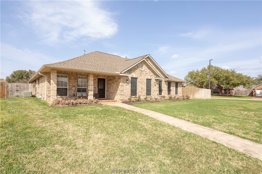 College Station, Texas 77845, United States, 5 Bedrooms Bedrooms, ,3 BathroomsBathrooms,Residential,Pending,62059