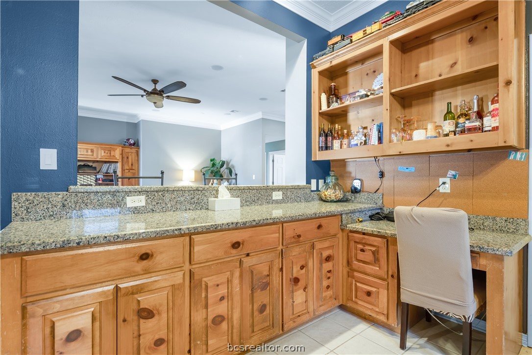 College Station, Texas 77845, United States, 5 Bedrooms Bedrooms, ,3 BathroomsBathrooms,Residential,Pending,62059