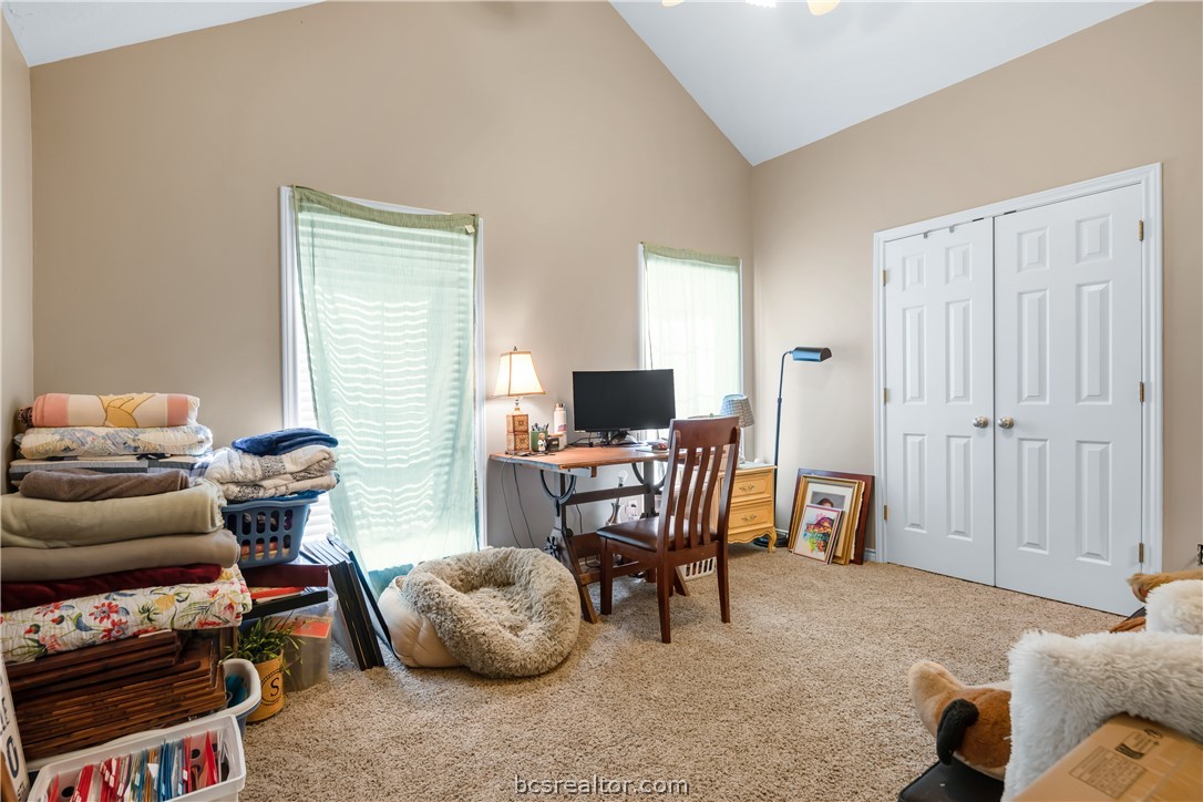 College Station, Texas 77845, United States, 5 Bedrooms Bedrooms, ,3 BathroomsBathrooms,Residential,Pending,62059