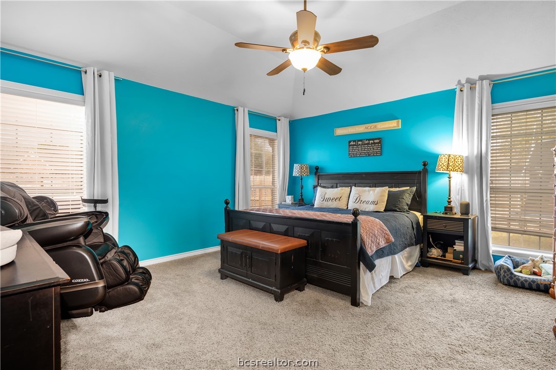 College Station, Texas 77845, United States, 5 Bedrooms Bedrooms, ,3 BathroomsBathrooms,Residential,Pending,62059