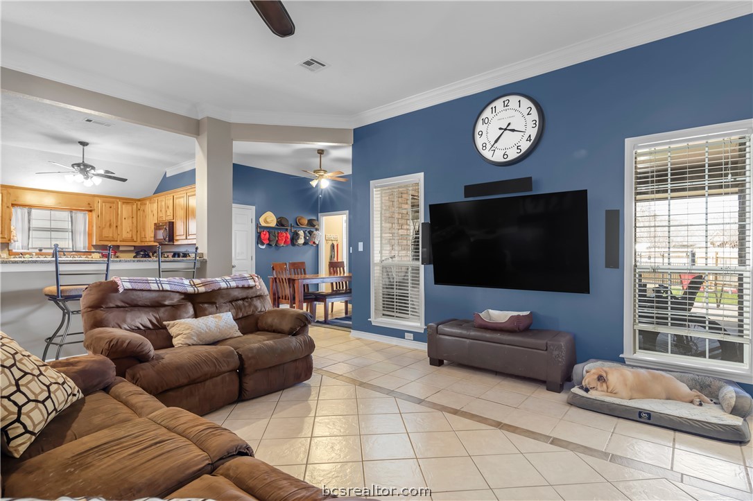 College Station, Texas 77845, United States, 5 Bedrooms Bedrooms, ,3 BathroomsBathrooms,Residential,Pending,62059