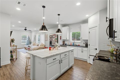 Tiny photo for 606 Banks Street, College Station, TX 77840 (MLS # 26003558)