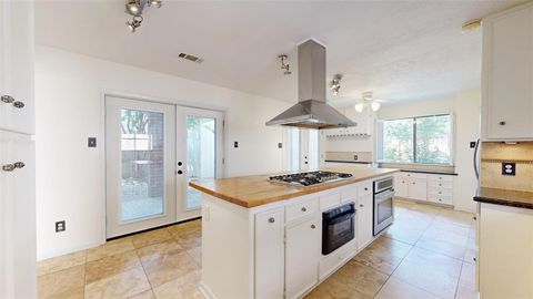 Tiny photo for 3004 Gleneagles Court, Bryan, TX 77802 (MLS # 26000950)