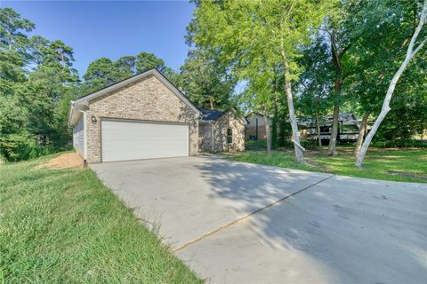 Tiny photo for 1112 Holly Springs Street, Huntsville, TX 77320 (MLS # 26003241)
