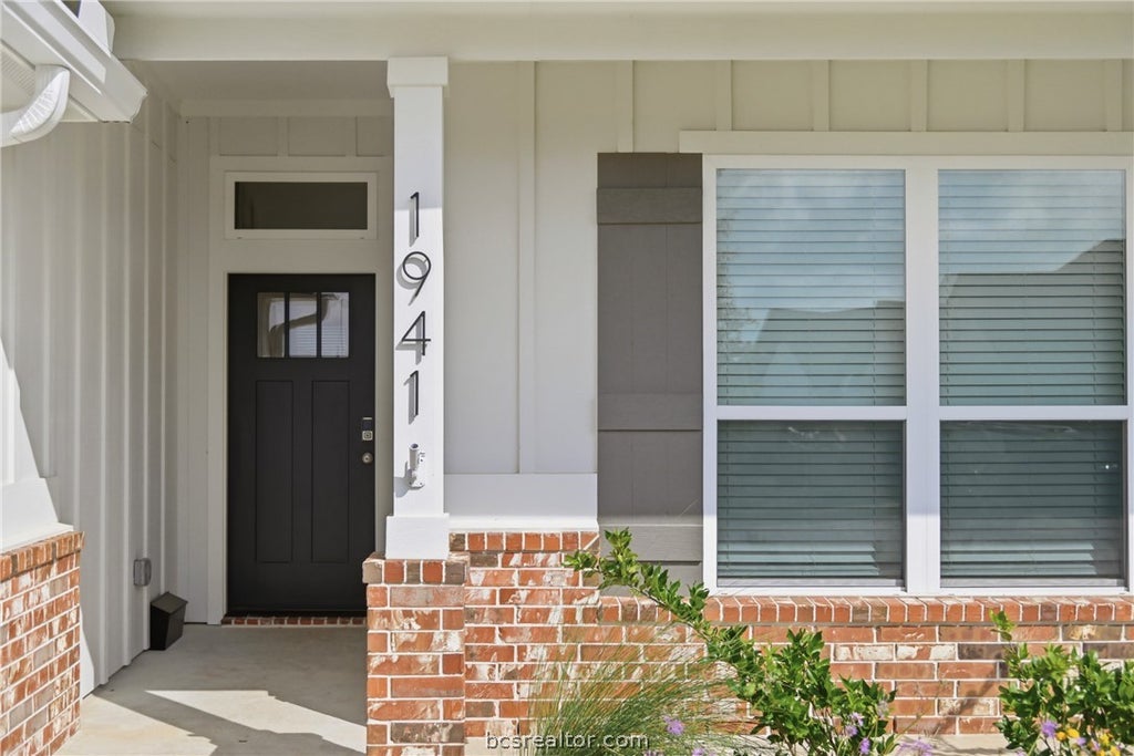 Photo of 1941 Pinemont View Drive, Bryan, TX 77807 (MLS # 26012051)