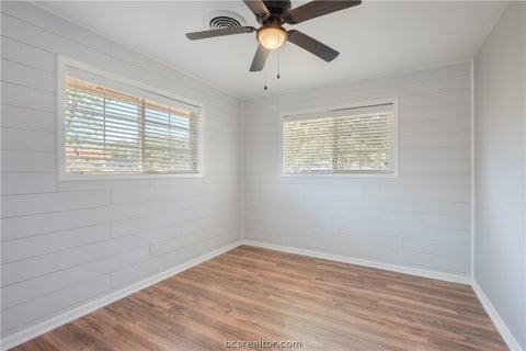 Tiny photo for 401 Leslie Drive, Bryan, TX 77802 (MLS # 26012604)