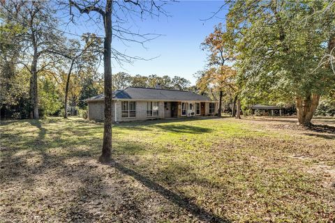 Photo of 6 W Trail Lane, Normangee, TX 77871 (MLS # 26000055)