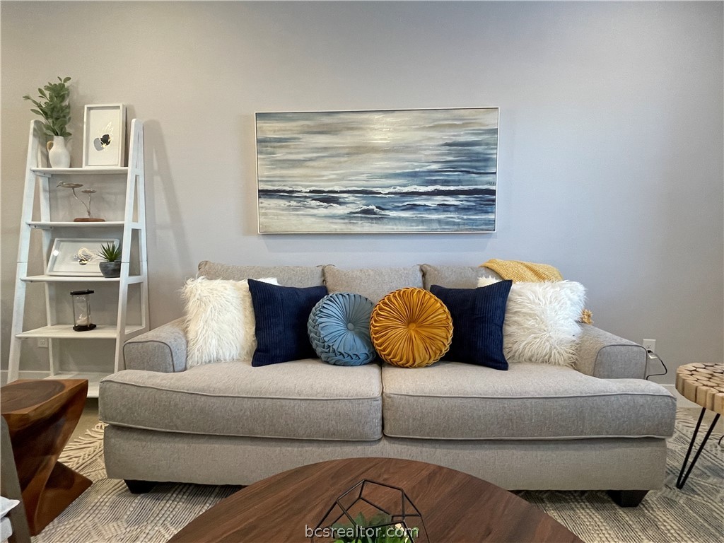 Bryan, Texas 77803, United States, 1 Bedroom Bedrooms, ,2 BathroomsBathrooms,Residential,Pending,57375