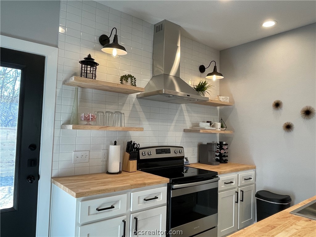 Bryan, Texas 77803, United States, 1 Bedroom Bedrooms, ,2 BathroomsBathrooms,Residential,Pending,57375