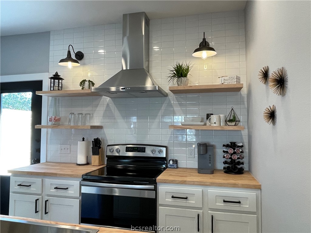 Bryan, Texas 77803, United States, 1 Bedroom Bedrooms, ,2 BathroomsBathrooms,Residential,Pending,57375