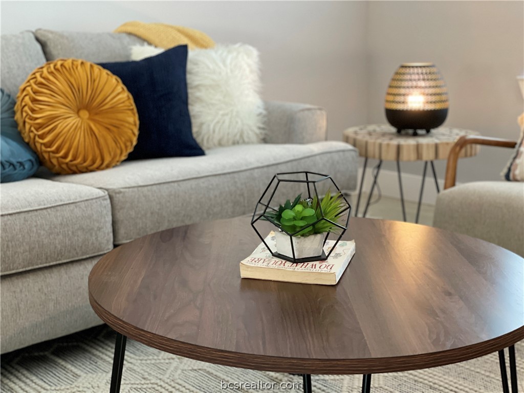 Bryan, Texas 77803, United States, 1 Bedroom Bedrooms, ,2 BathroomsBathrooms,Residential,Pending,57375