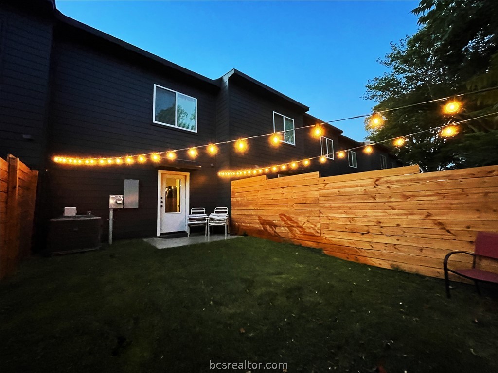 Bryan, Texas 77803, United States, 1 Bedroom Bedrooms, ,2 BathroomsBathrooms,Residential,Pending,57375