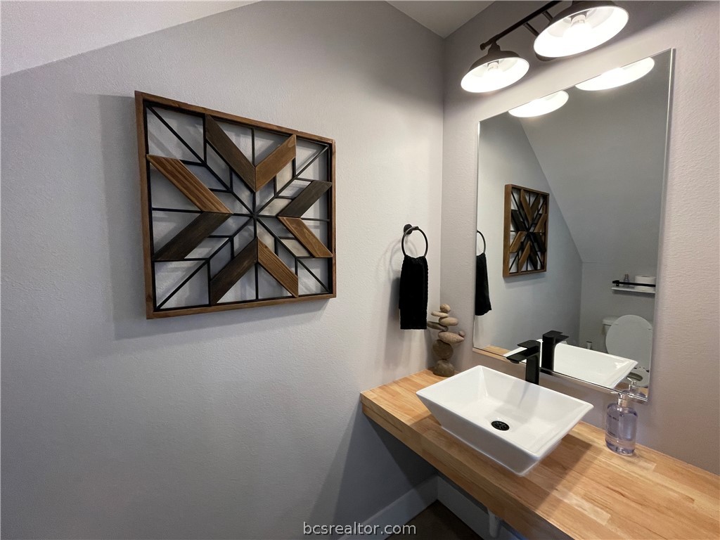 Bryan, Texas 77803, United States, 1 Bedroom Bedrooms, ,2 BathroomsBathrooms,Residential,Pending,57375