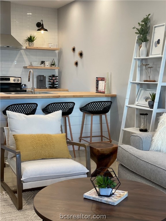 Bryan, Texas 77803, United States, 1 Bedroom Bedrooms, ,2 BathroomsBathrooms,Residential,Pending,57375