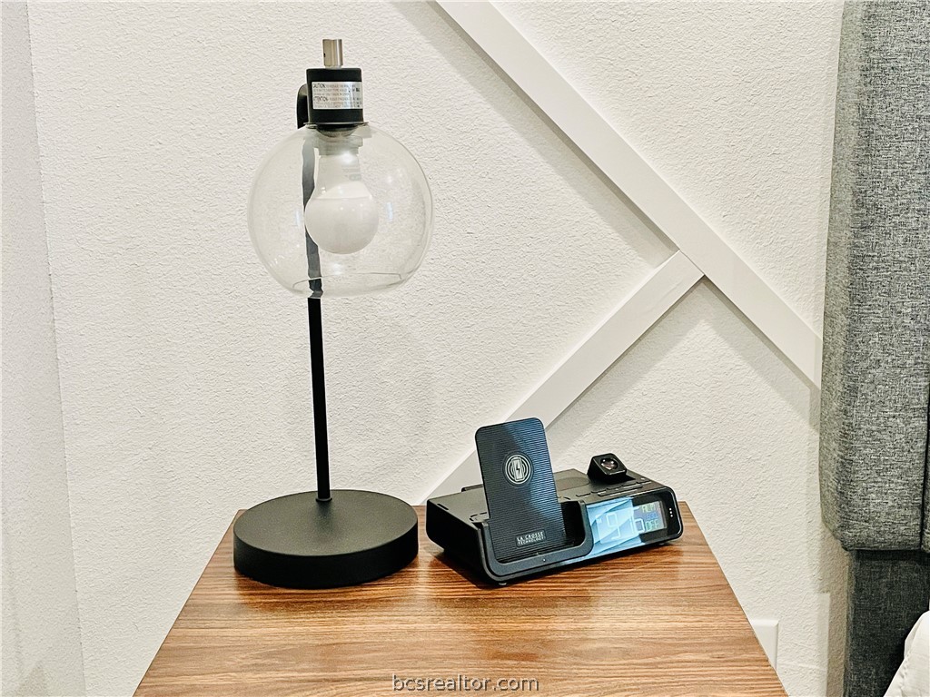 Bryan, Texas 77803, United States, 1 Bedroom Bedrooms, ,2 BathroomsBathrooms,Residential,Pending,57375