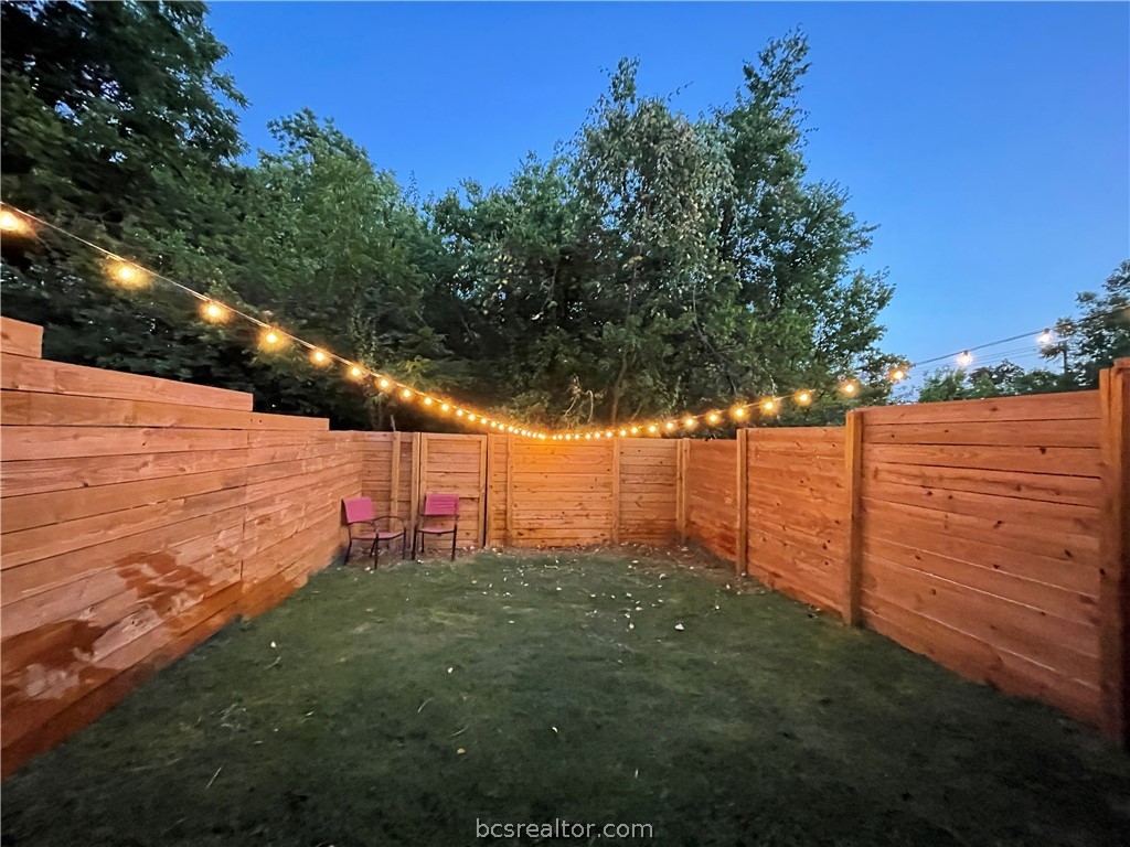 Bryan, Texas 77803, United States, 1 Bedroom Bedrooms, ,2 BathroomsBathrooms,Residential,Pending,57375