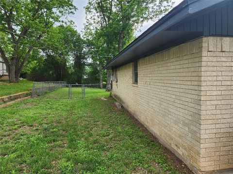 Tiny photo for 403 S Main Street, Caldwell, TX 77836 (MLS # 26005119)