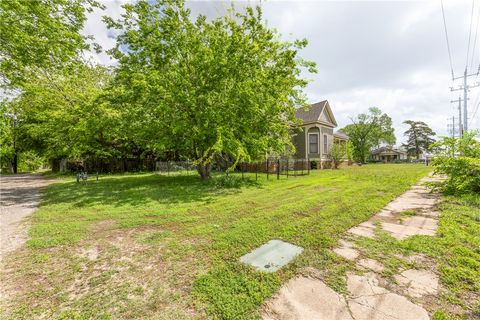 Tiny photo for 500 N Washington Avenue, Bryan, TX 77803 (MLS # 26004373)