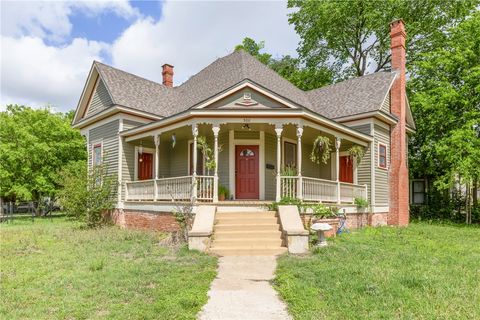 Photo of 500 N Washington Avenue, Bryan, TX 77803 (MLS # 26004373)