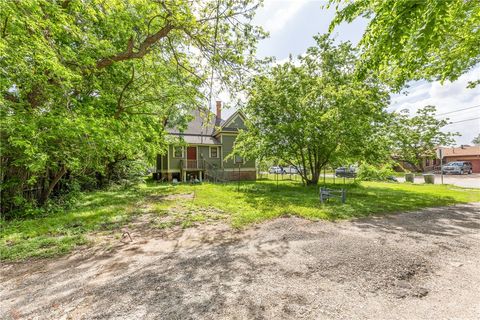 Tiny photo for 500 N Washington Avenue, Bryan, TX 77803 (MLS # 26004373)