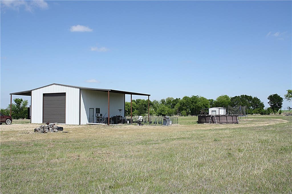 Photo of 8821 County Roa, Burlington, TX 76519 (MLS # 26009205)