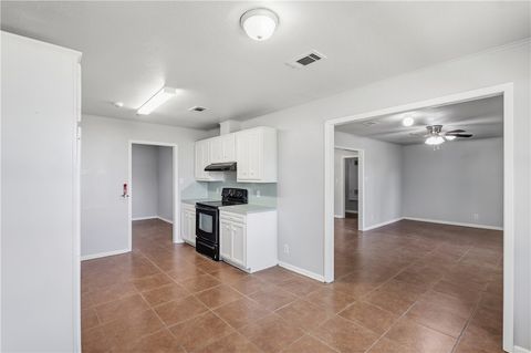 Tiny photo for 103 E Viser Street, Madisonville, TX 77864 (MLS # 26003647)