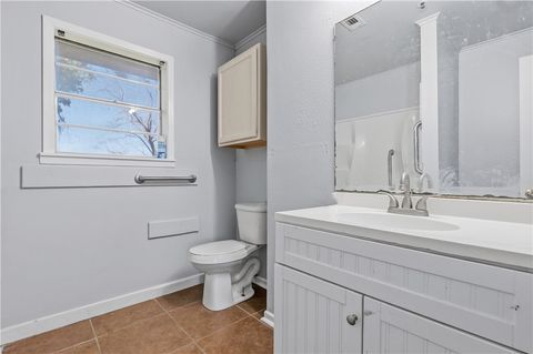 Tiny photo for 103 E Viser Street, Madisonville, TX 77864 (MLS # 26003647)