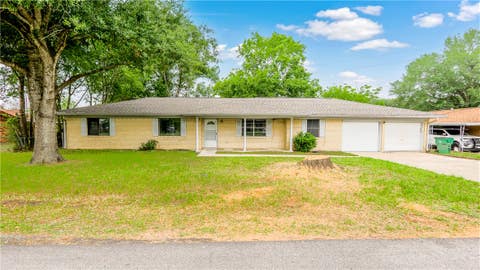 Tiny photo for 103 E Viser Street, Madisonville, TX 77864 (MLS # 26003647)