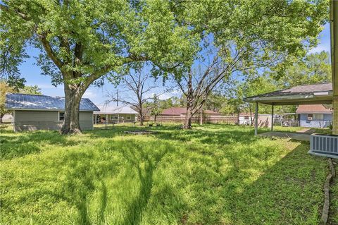 Tiny photo for 103 E Viser Street, Madisonville, TX 77864 (MLS # 26003647)