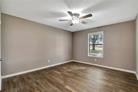 Tiny photo for 1523 E Morris Street, Madisonville, TX 77864 (MLS # 26000414)