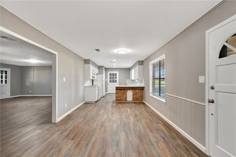 Tiny photo for 1523 E Morris Street, Madisonville, TX 77864 (MLS # 26000414)