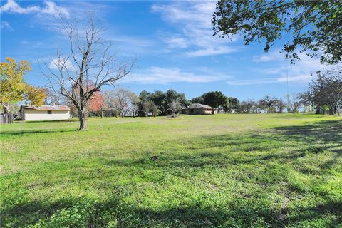 Tiny photo for 1523 E Morris Street, Madisonville, TX 77864 (MLS # 26000414)