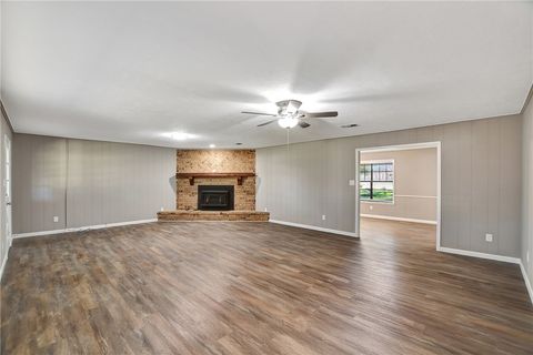 Tiny photo for 1523 E Morris Street, Madisonville, TX 77864 (MLS # 26000414)