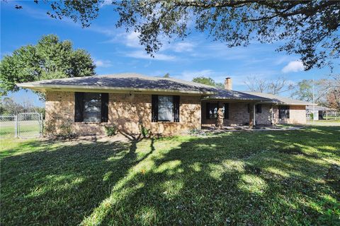 Tiny photo for 1523 E Morris Street, Madisonville, TX 77864 (MLS # 26000414)