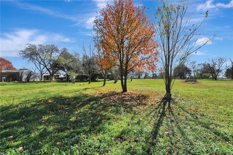 Tiny photo for 1523 E Morris Street, Madisonville, TX 77864 (MLS # 26000414)