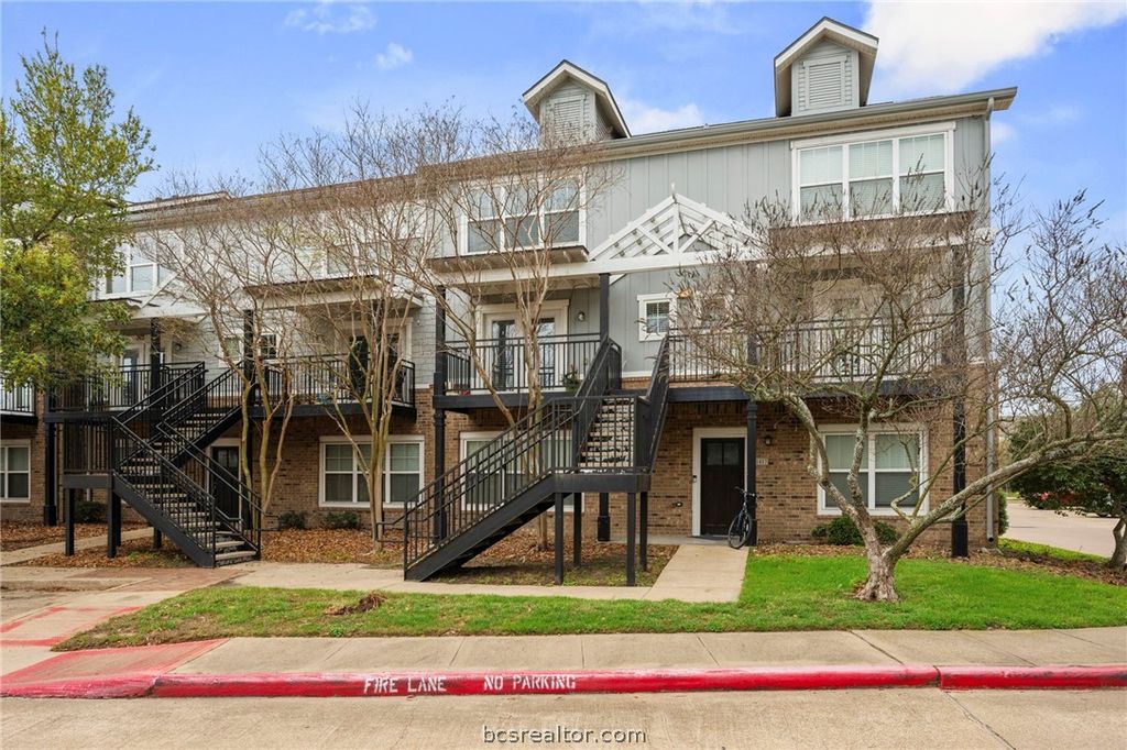Photo of 1725 Harvey Mitchell Pkwy #1433, College Station, TX 77840 (MLS # 26002879)