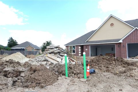 Tiny photo for 2014 Reagan Court, Bryan, TX 77802 (MLS # 25010607)