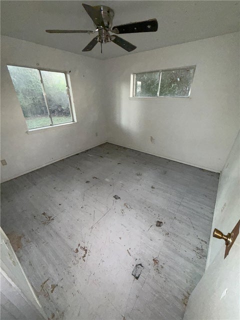 Tiny photo for 1007 N Washington Avenue, Bryan, TX 77803 (MLS # 26012406)