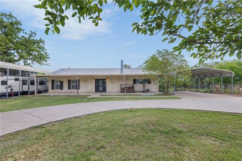 Photo of 203 Saffles Rd Rd, Robinson, TX 76706 (MLS # 26004216)