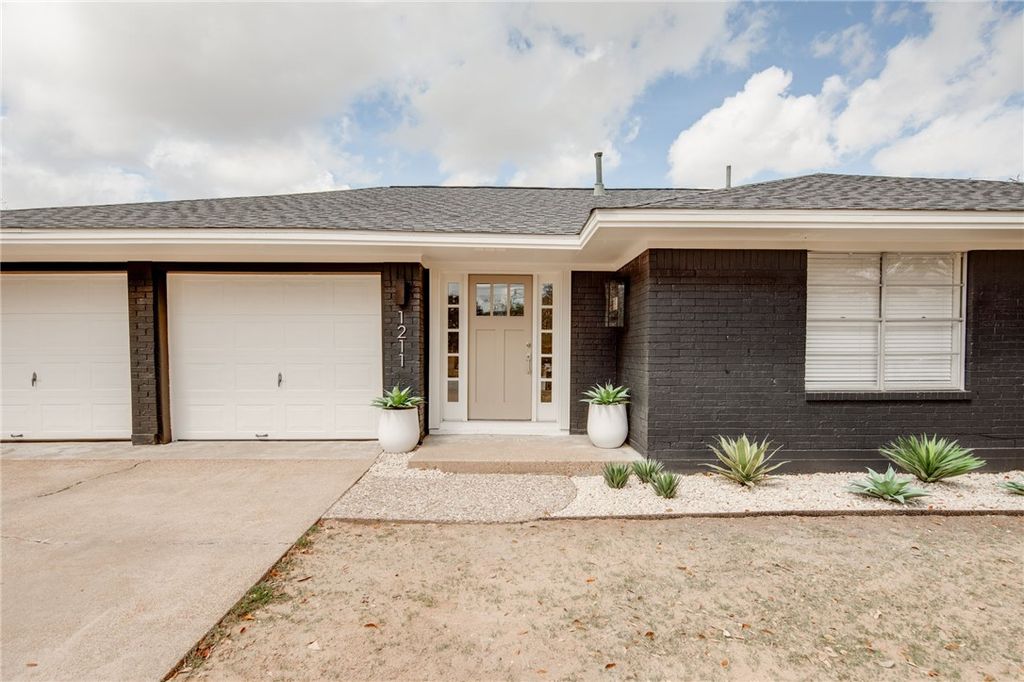 Photo of 1211 N Ridgefield Circle, College Station, TX 77840 (MLS # 26002709)